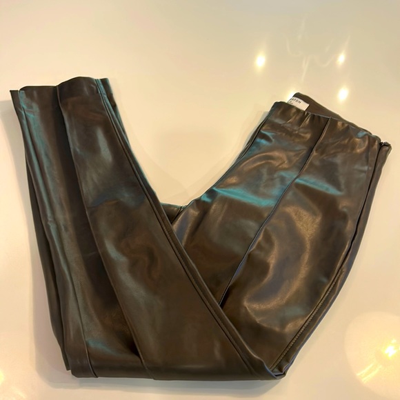 Aritzia Pants - Aritzia vegan leather high waist leggings size 6 hazelnut brown